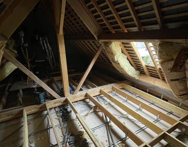 Chantier d’isolation de combles à Saint-Gilles