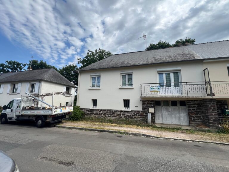 Remplacement de gouttières au Rheu près de Rennes.