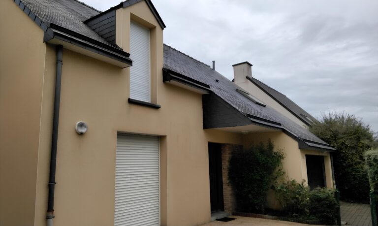 Nettoyage de façade à la Chapelle-des-Fougeretz près de Rennes.